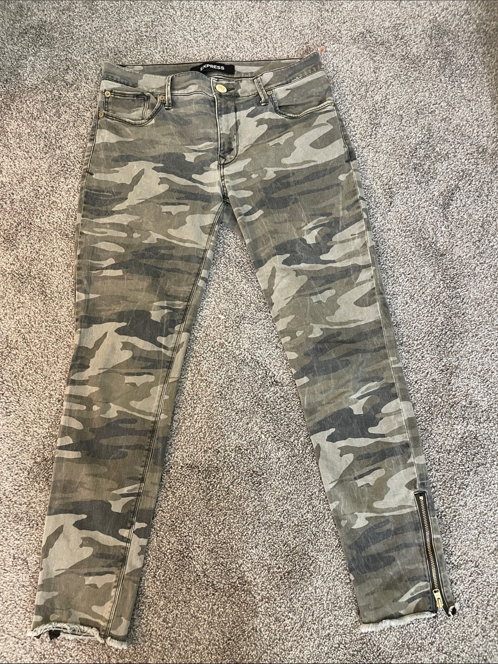 Express Women’s Camo Skinny Jeans - Gray/Olive